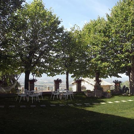 Agriturismo Villa Gabbiano Capodacqua  Kültér fotó